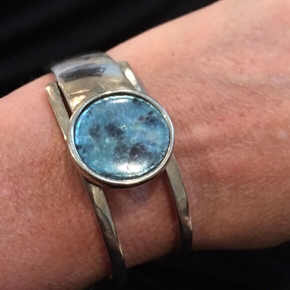 KENNETH COLE Silver & Blue Bracelet! - Picture 1 of 16